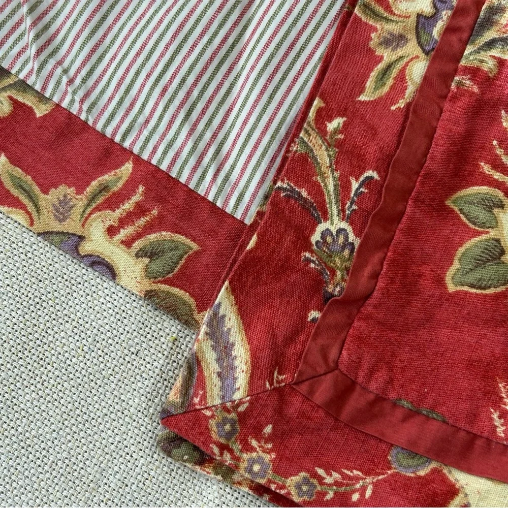 Cindy Crawford Matera Vine King Pillow Shams